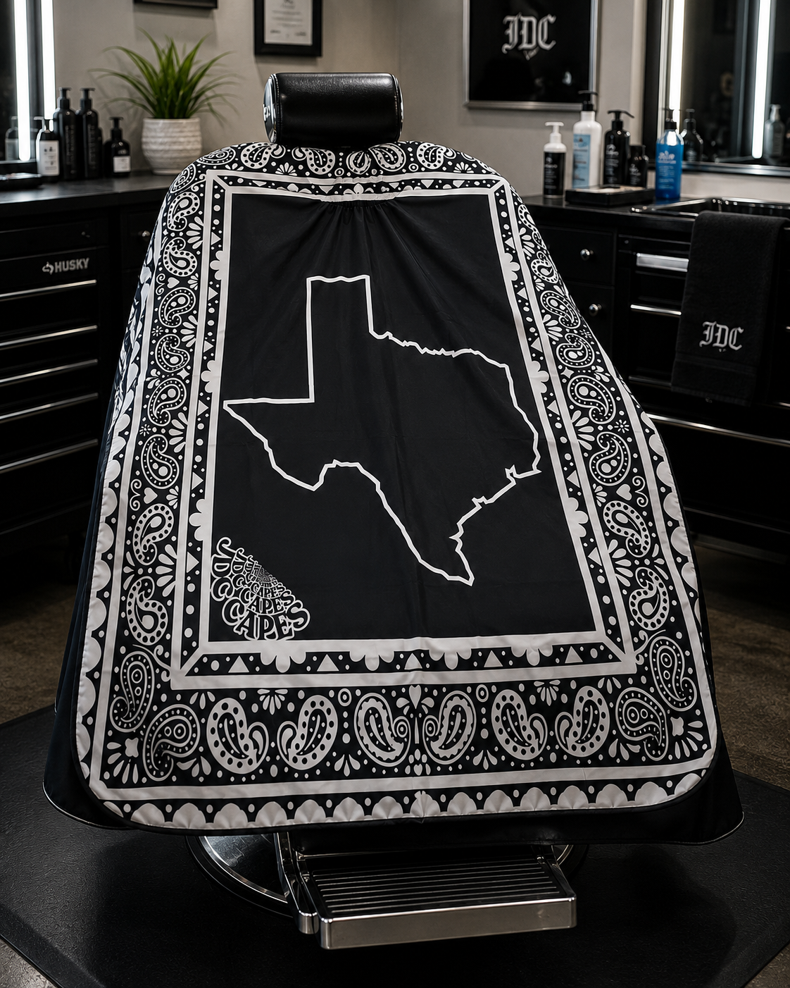 48. Texas Outline Black Barber Cape